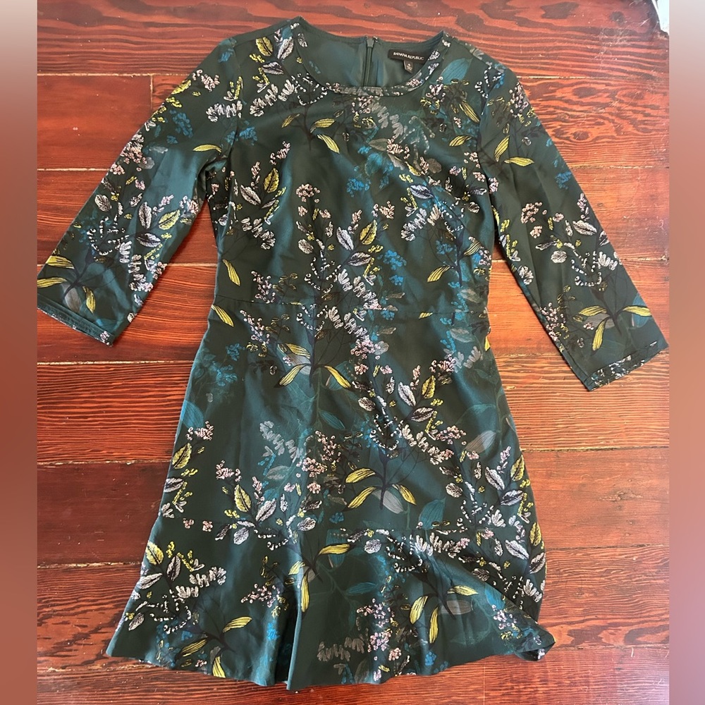 Banana Republic Hunter Green Floral 3/4 Sleeve Dress